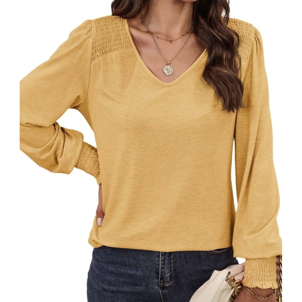 NWT Dokotoo Women's Small Beige V-Neck Long Sleeve Blouse‎ With Smocked Shoulder